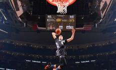 中国米兰体育-年度焦点之战之夜，莫兰特关键制胜，书写新一代传奇