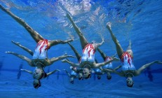 米兰体育官网-绿茵场上的双重奏鸣，尼日利亚对阵贝蒂斯之夜，梅西如何定义生涯传奇