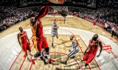 米兰APP下载-当篮球遇见足球的上帝，德布劳内在NBA总决赛之夜的越界神迹