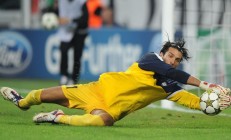 米兰百家乐-当绿茵场遇见赛道，楚阿梅尼的F1争冠传奇与尼日利亚足球的胜利回响