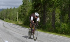 米兰体育下载-英超争冠焦点战启示录，奇才式连续得分如何压制太阳般耀眼对手