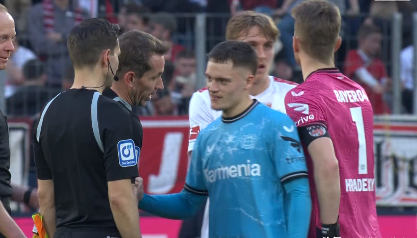 关于勒沃库森挽救平局，残酷错失三分的信息