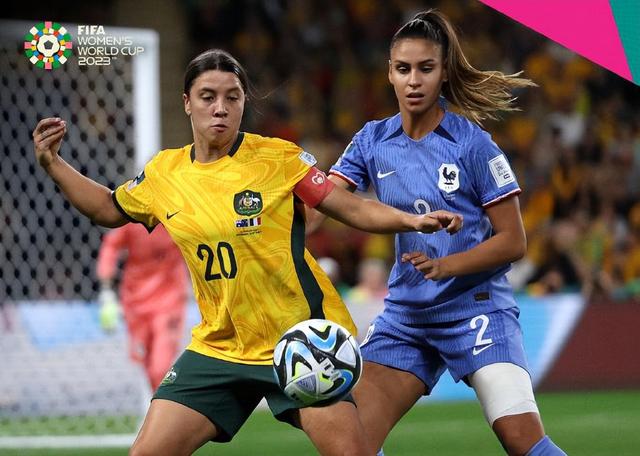 关于法国女足队员破门得分，领先对手一步的信息