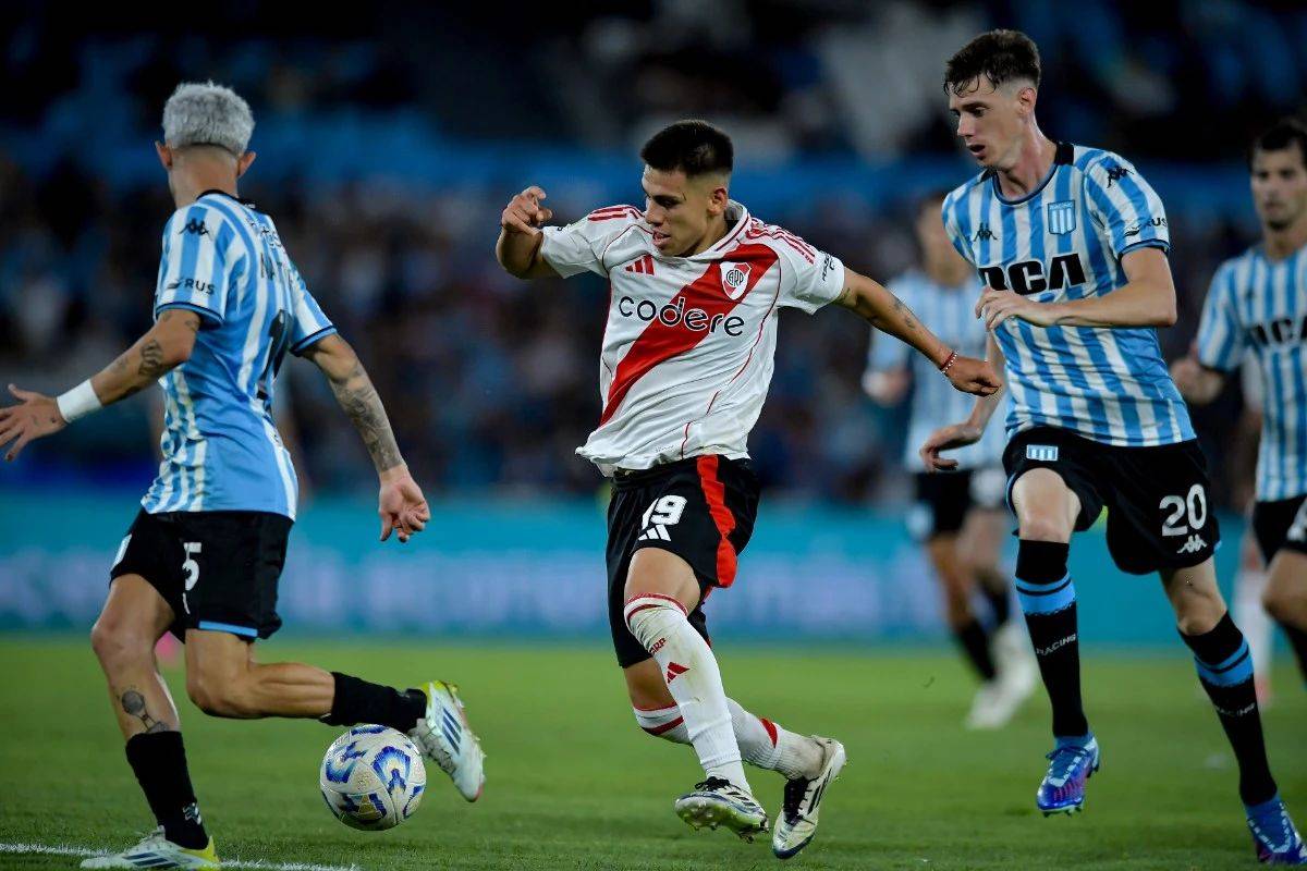 曼城完胜阿根廷，梅西刷新纪录的简单介绍